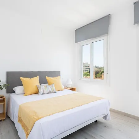 Apartamentos La Pelusa Malaga Exterior photo