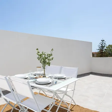 Apartamentos La Pelusa Malaga Exterior photo