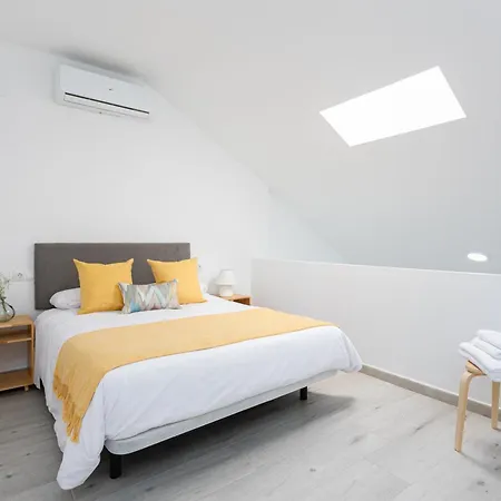 Apartamentos La Pelusa Malaga Exterior photo